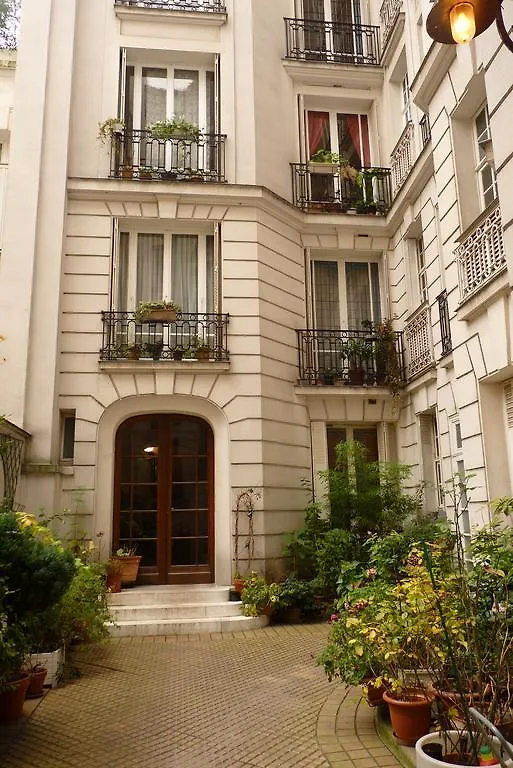 Apartment Prestigious 2 Bedroom Near Champs Elysees