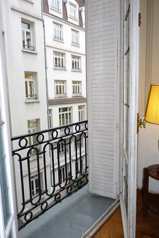 Prestigious 2 Bedroom Near Champs Elysees * Paris