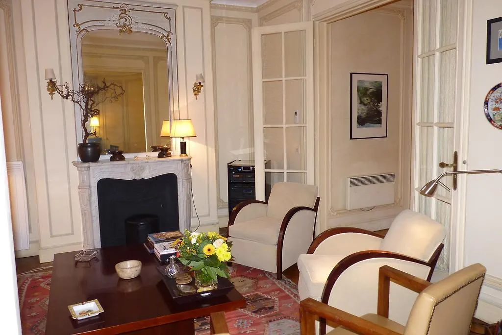 Apartment Prestigious 2 Bedroom Near Champs Elysees
