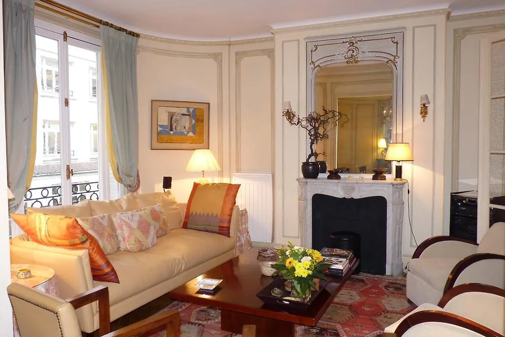 Prestigious 2 Bedroom Near Champs Elysees *