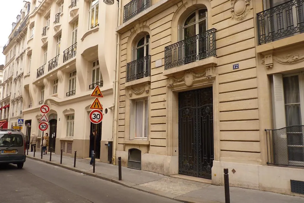 Apartment Prestigious 2 Bedroom Near Champs Elysees